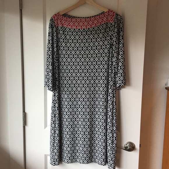 Geometric pattern 3/4 length sleeve dress - Picture 1 of 3